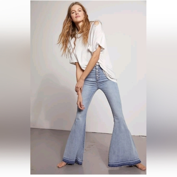 Free People Irreplaceable Flare Leg Jeans Exposed Fly Kent Blue sz 26 - Picture 1 of 9
